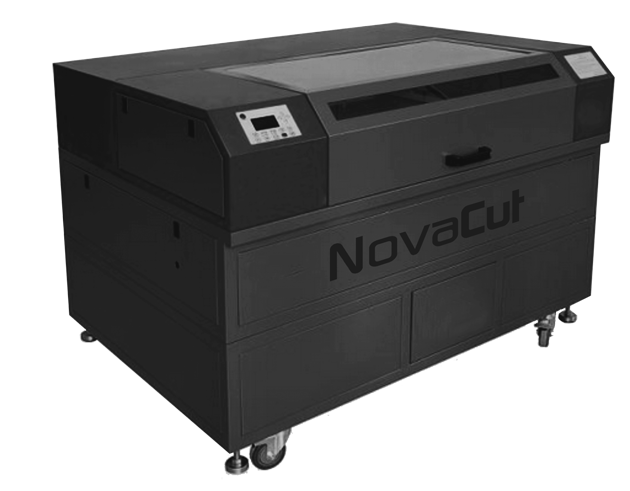 Novacut L1490 apresenta área útil de corte de 1400mm x 900mm