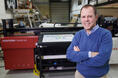Impressora de 1,6m aumenta versatilidade e produtividade de fornecedora de sinalização